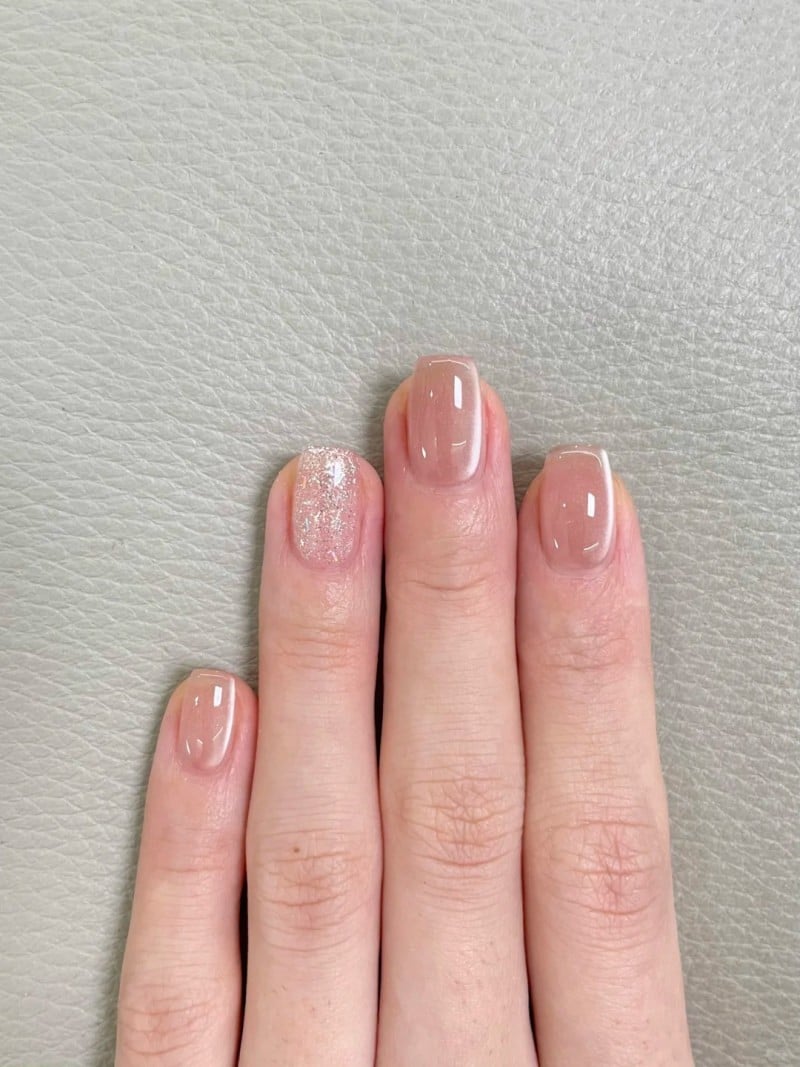 những mẫu nail đẹp cho móng ngắn