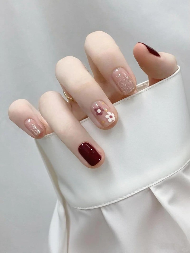 những mẫu nail đẹp cho móng ngắn