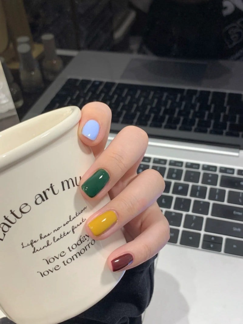 những mẫu nail đẹp cho móng ngắn