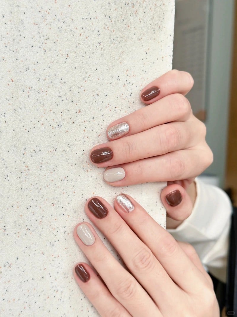 những mẫu nail đẹp cho móng ngắn