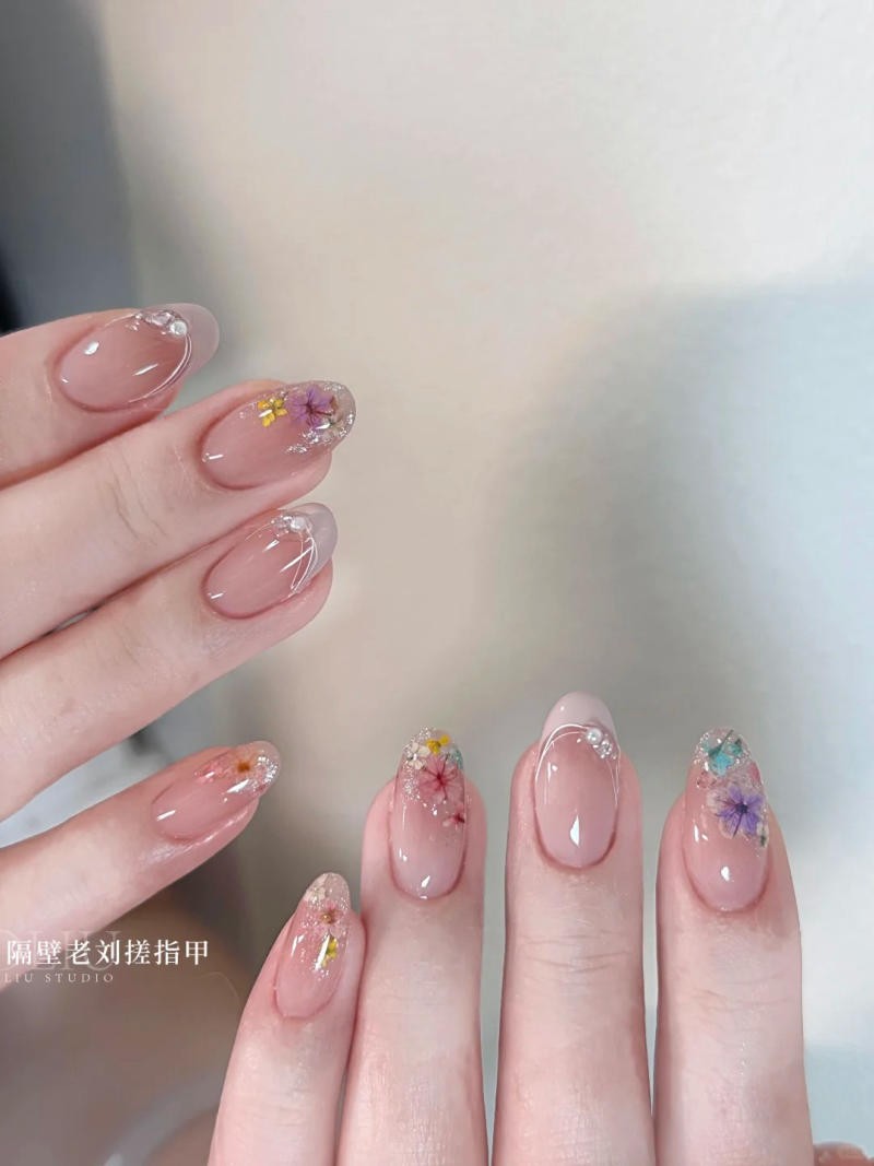 Mẫu nail hoa nhí