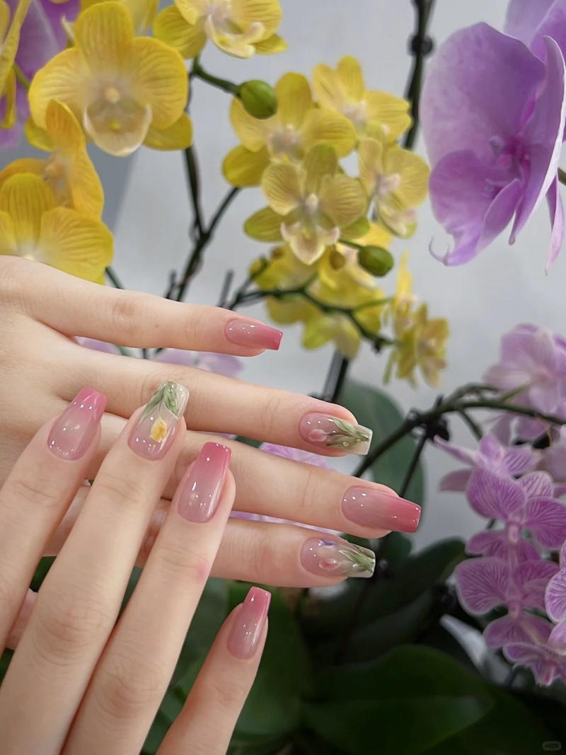 Nail French-tip cách điệu