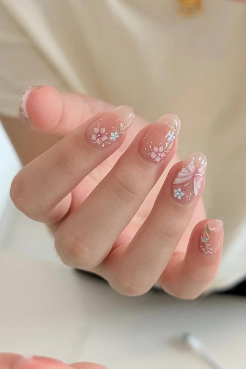 Mẫu nail tối giản mùa xuân