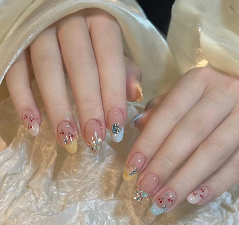 Nail French-tip cách điệu