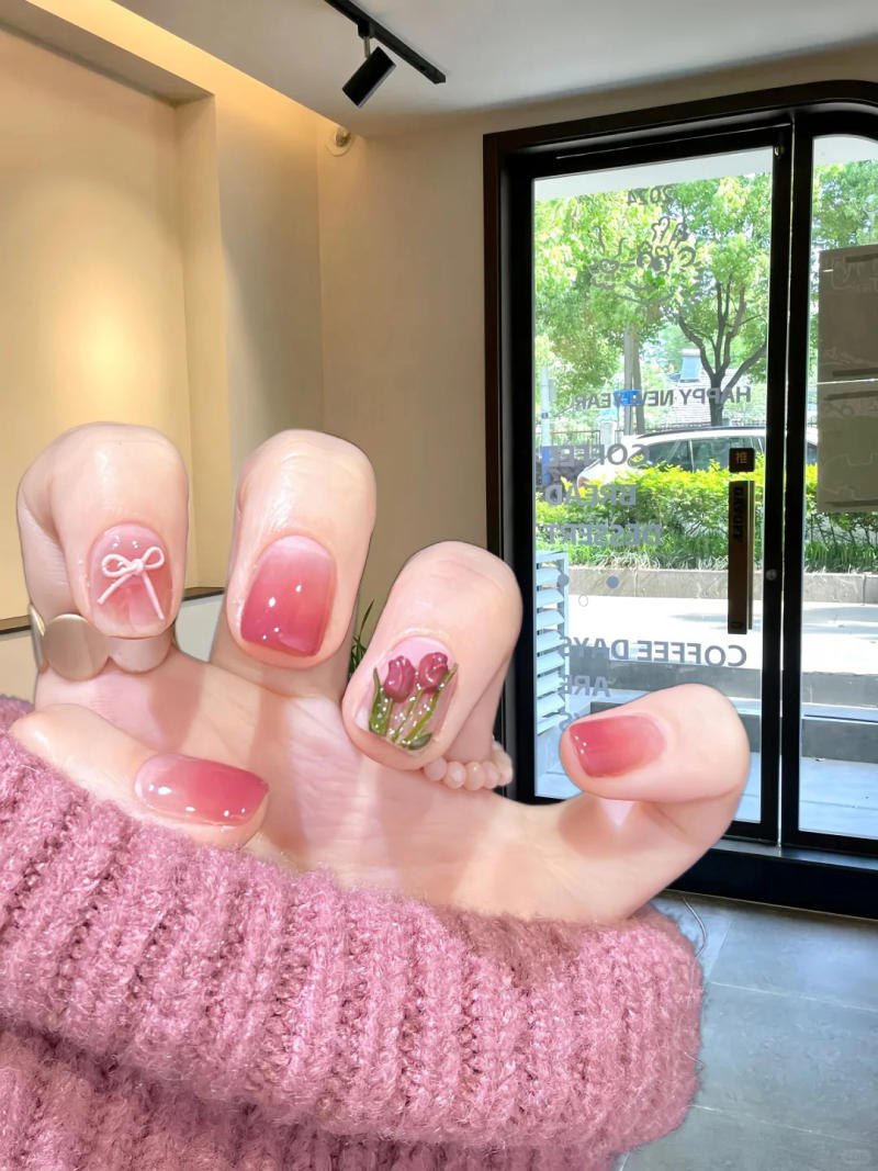Mẫu nail tối giản mùa xuân