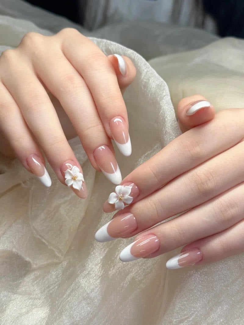 Nail French-tip cách điệu