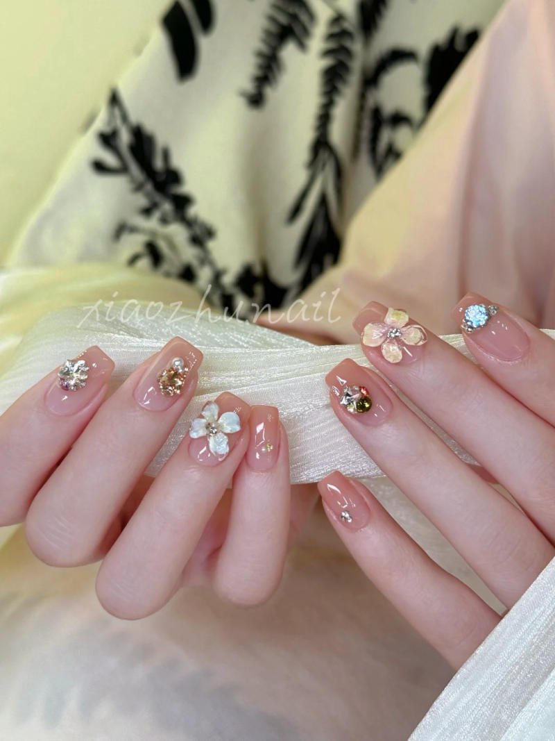Chọn mẫu nail đẹp mùa xuân phù hợp nhất