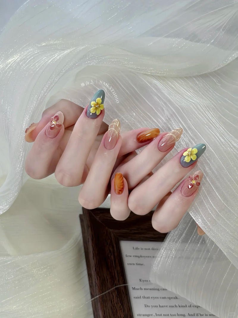 Chọn mẫu nail đẹp mùa xuân phù hợp nhất