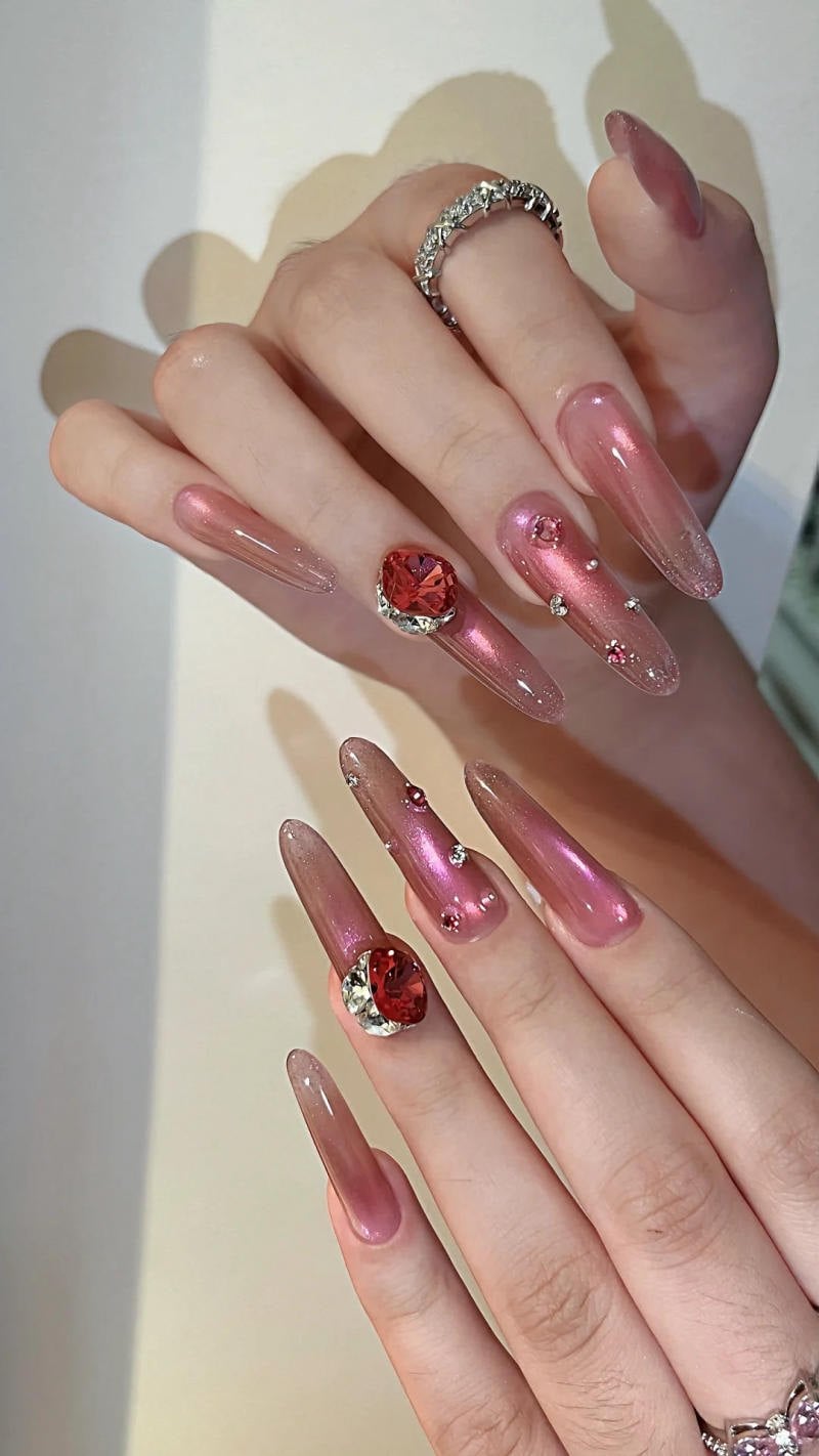 Nail đính đá và charm