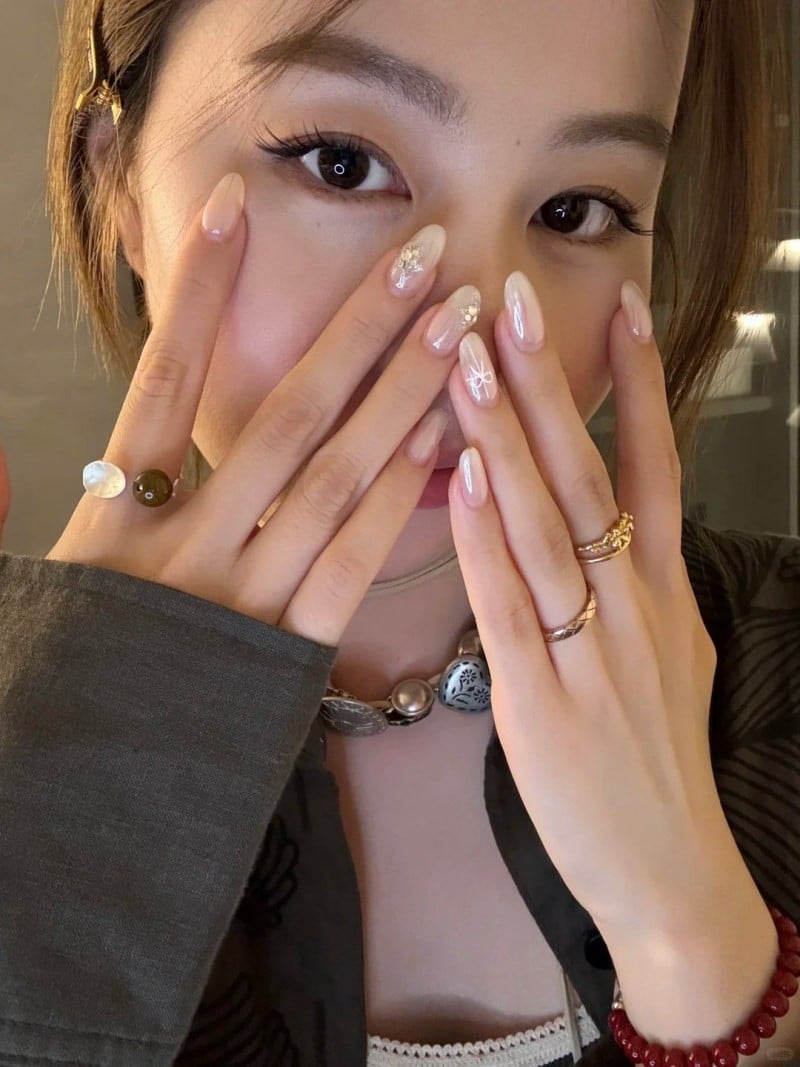 mẫu nail vẽ đơn giản nhẹ nhàng