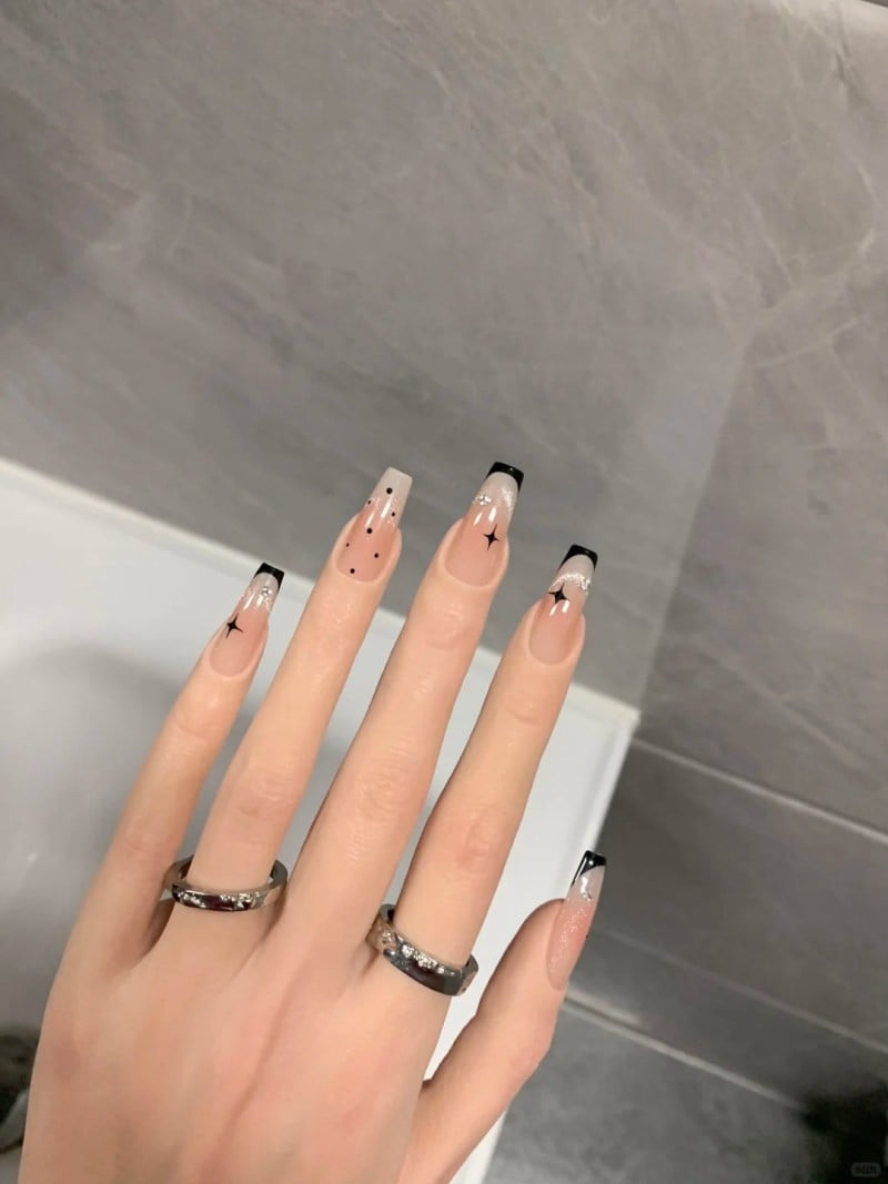 mẫu nail vẽ đơn giản nhẹ nhàng