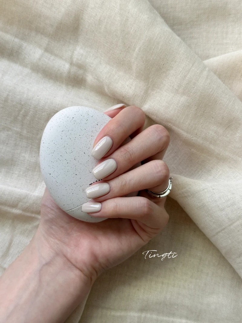 nail màu trắng gạo