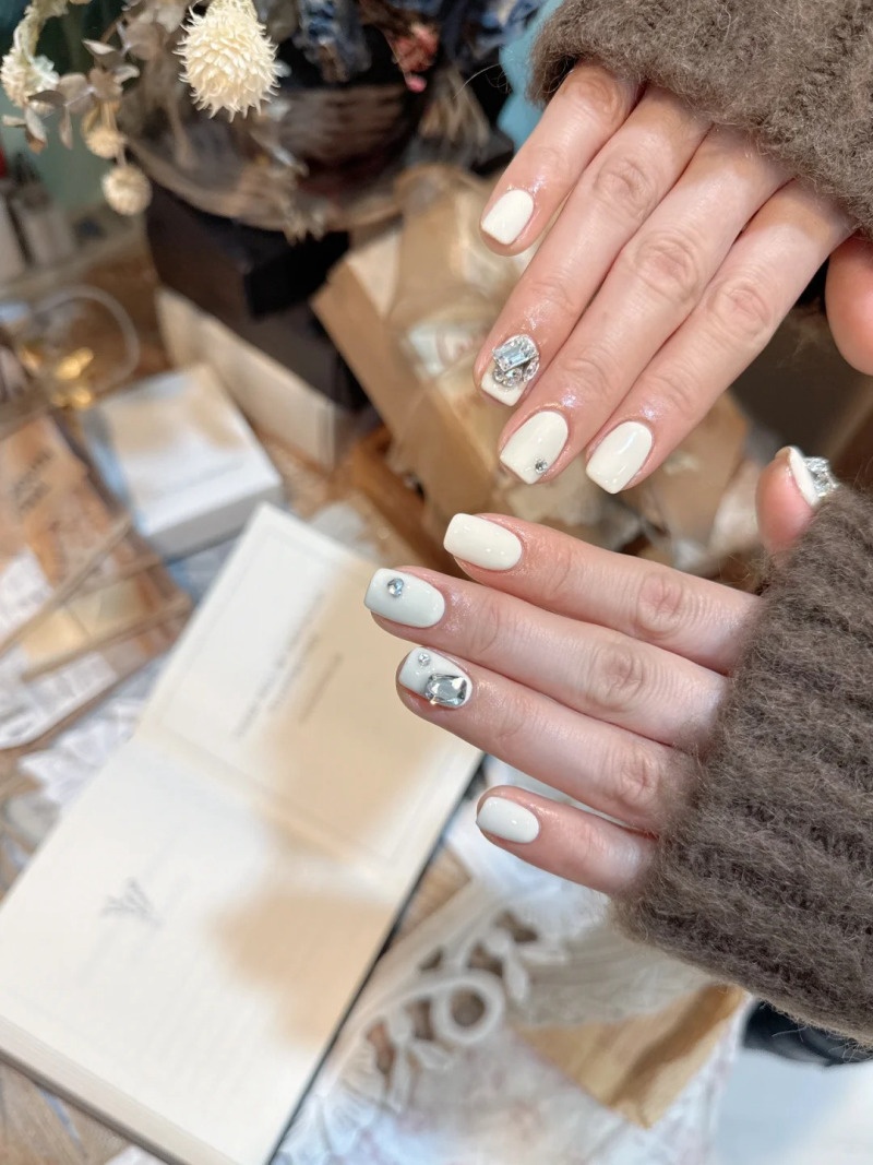 nail màu trắng gạo