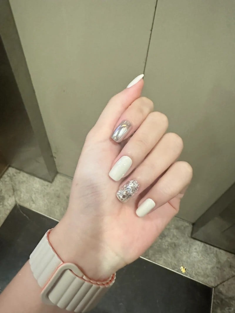 nail màu trắng gạo