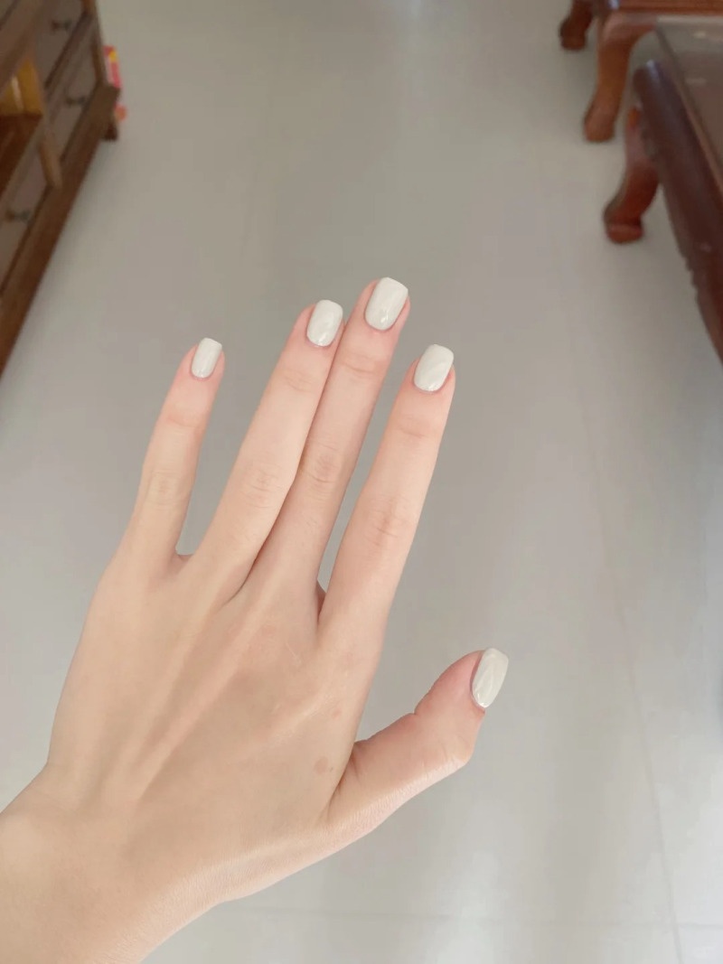 nail màu trắng gạo