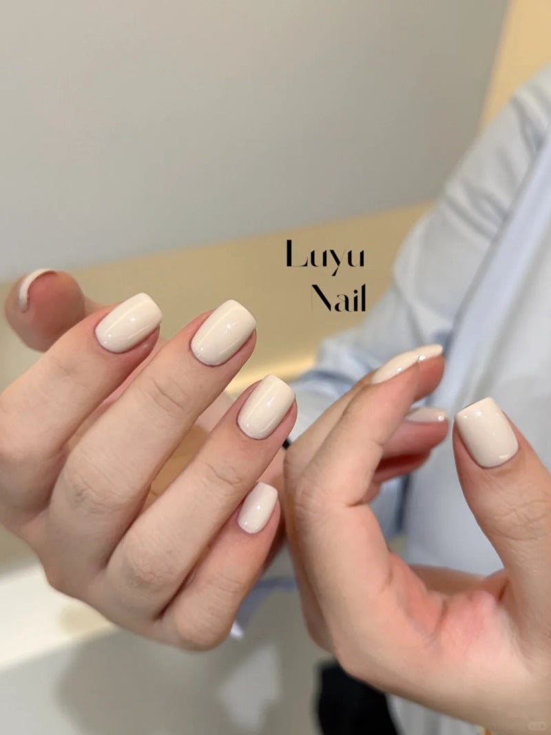 nail màu trắng gạo