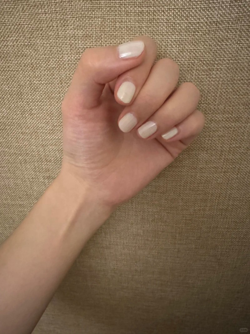 nail màu trắng gạo