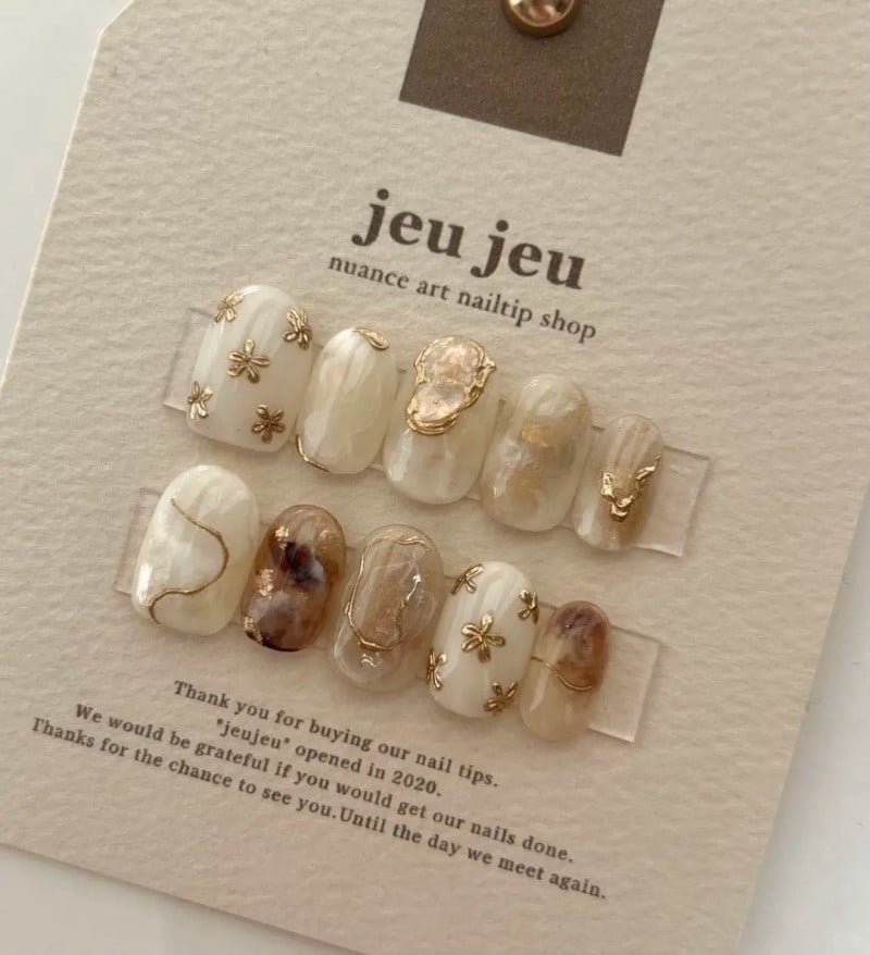 nail màu trắng gạo