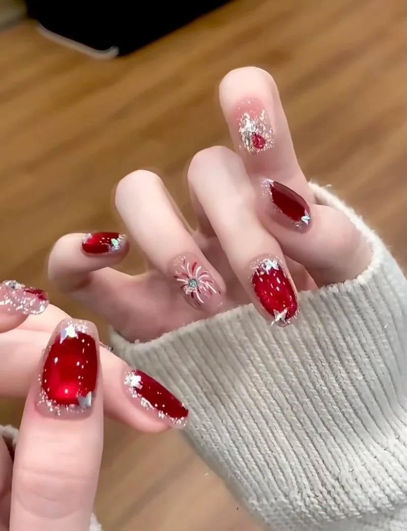 Nail tết 2026 mắt mèo