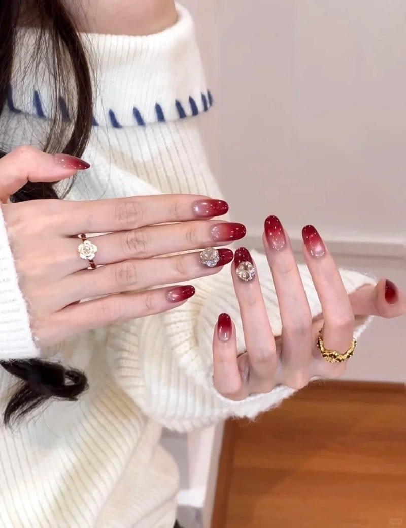 Nail tết 2026 mắt mèo