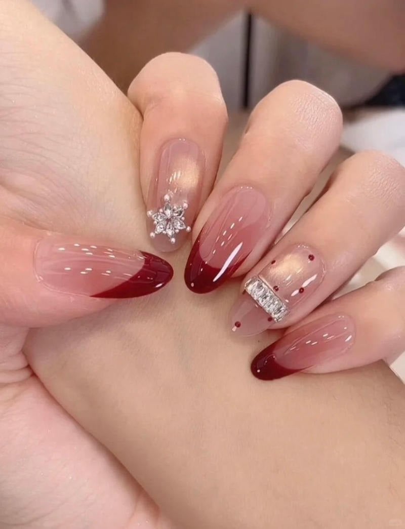 Nail tết 2026 mắt mèo