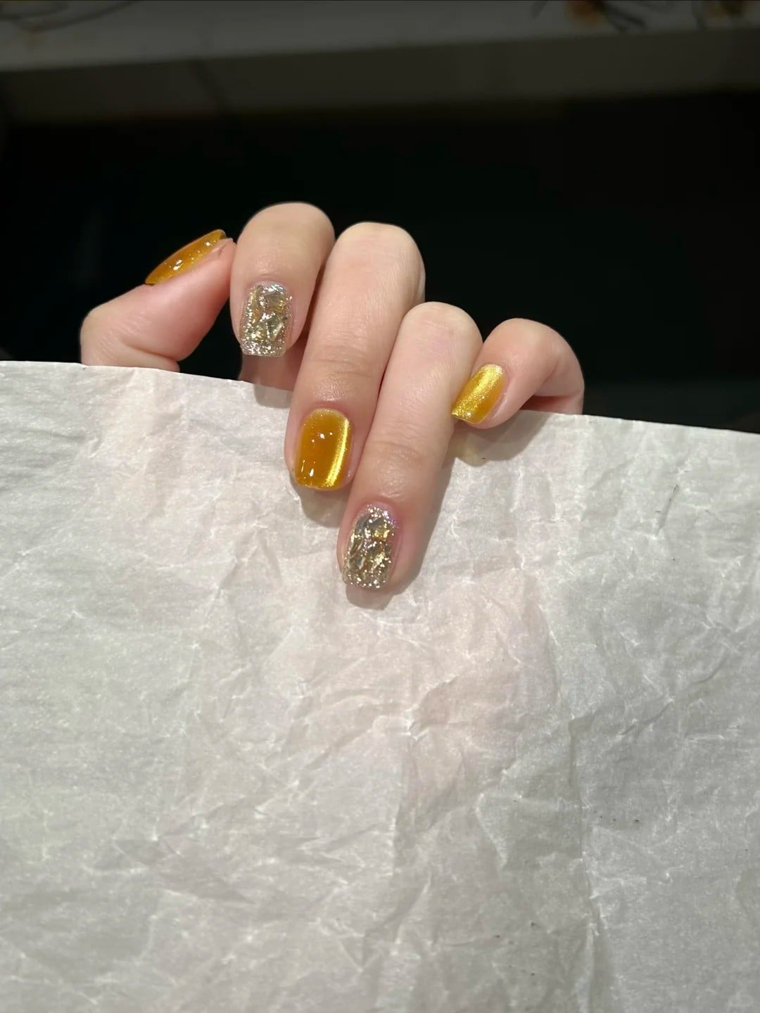 Nail Tết 2026 màu vàng