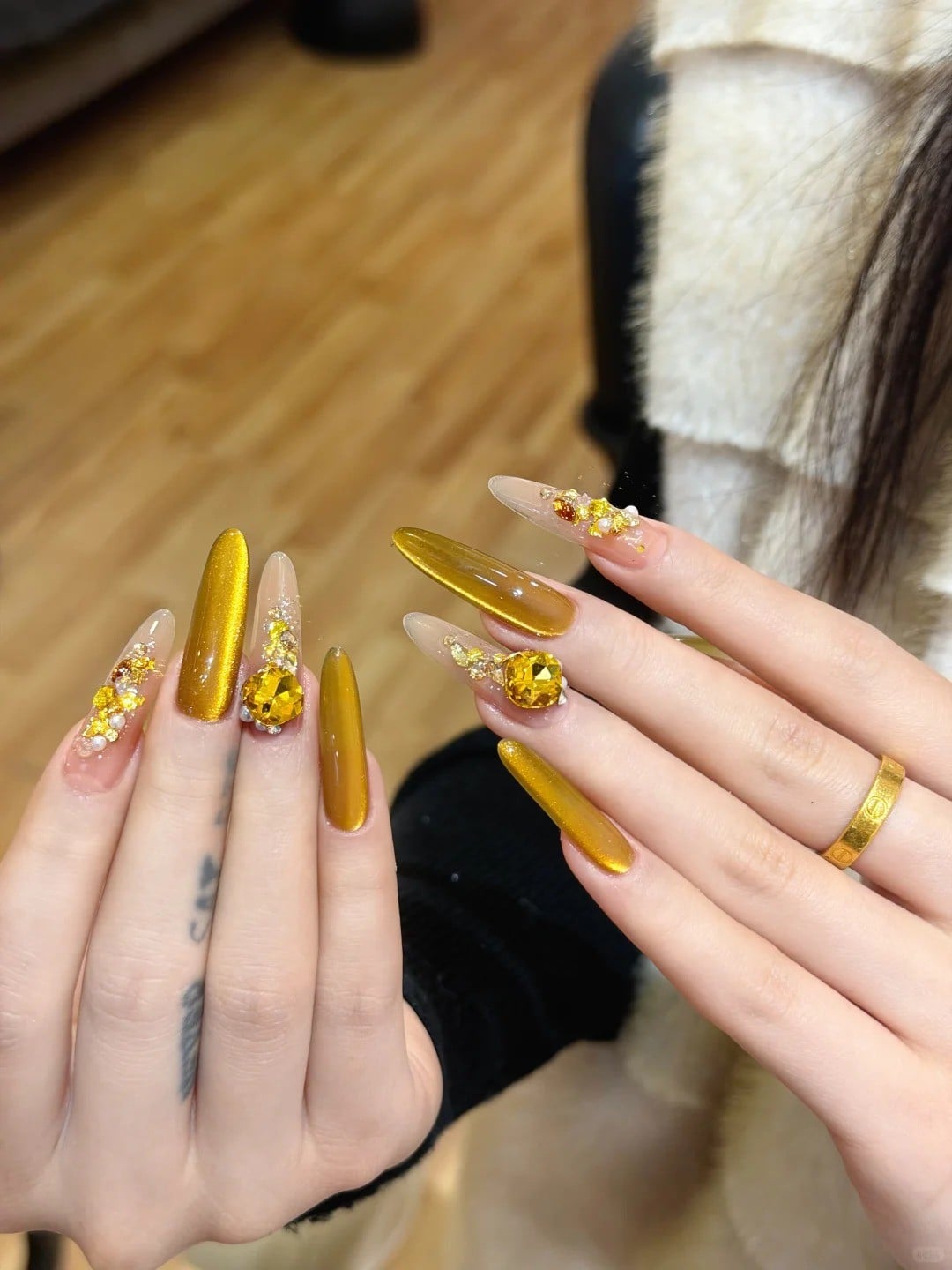 Nail Tết 2026 màu vàng