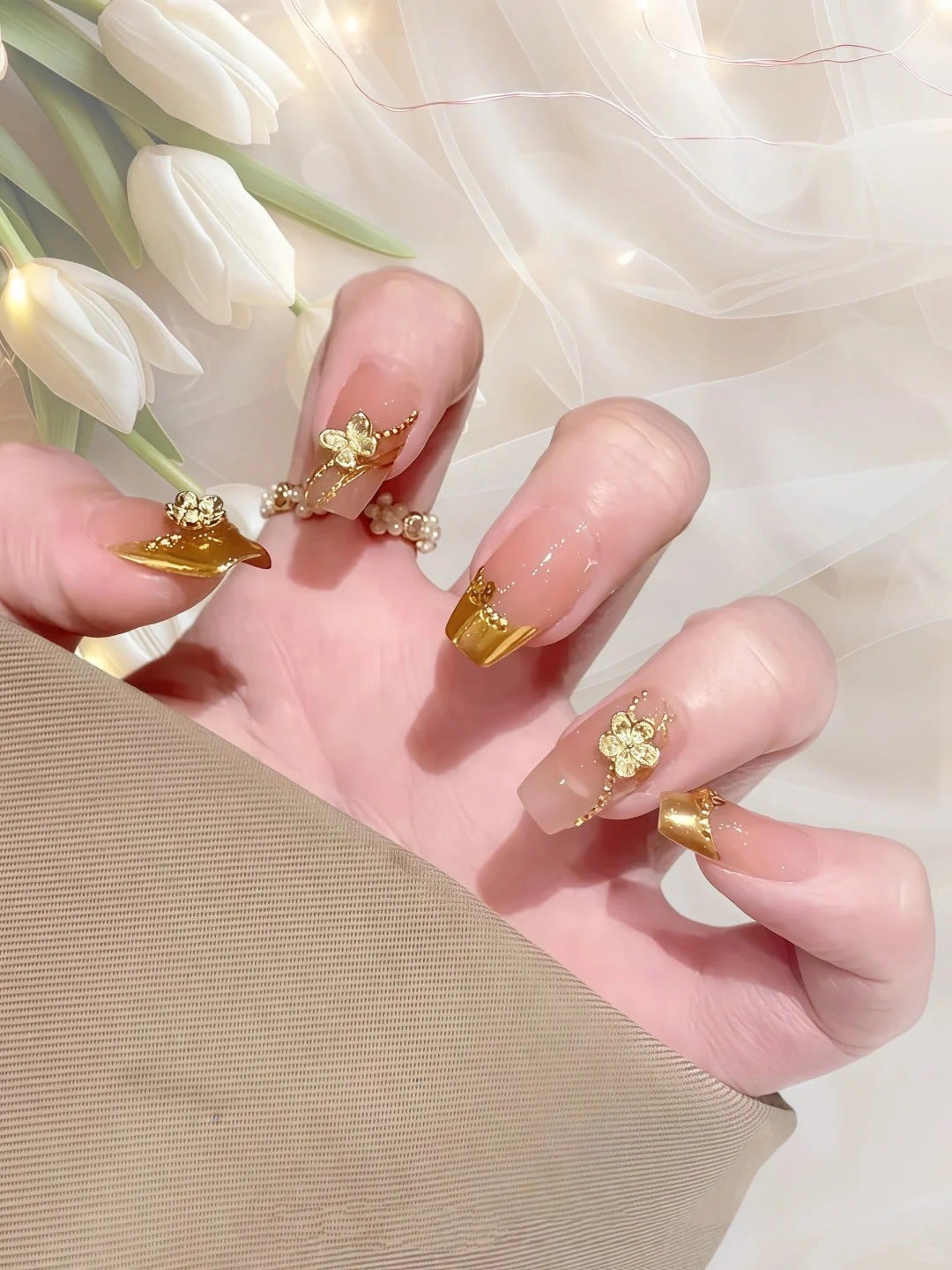 Nail Tết 2026 màu vàng