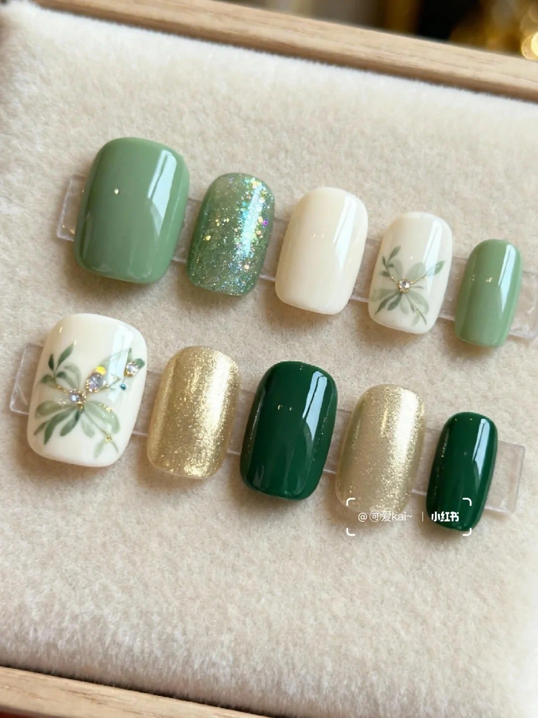 Nail Tết màu xanh lá tôn da