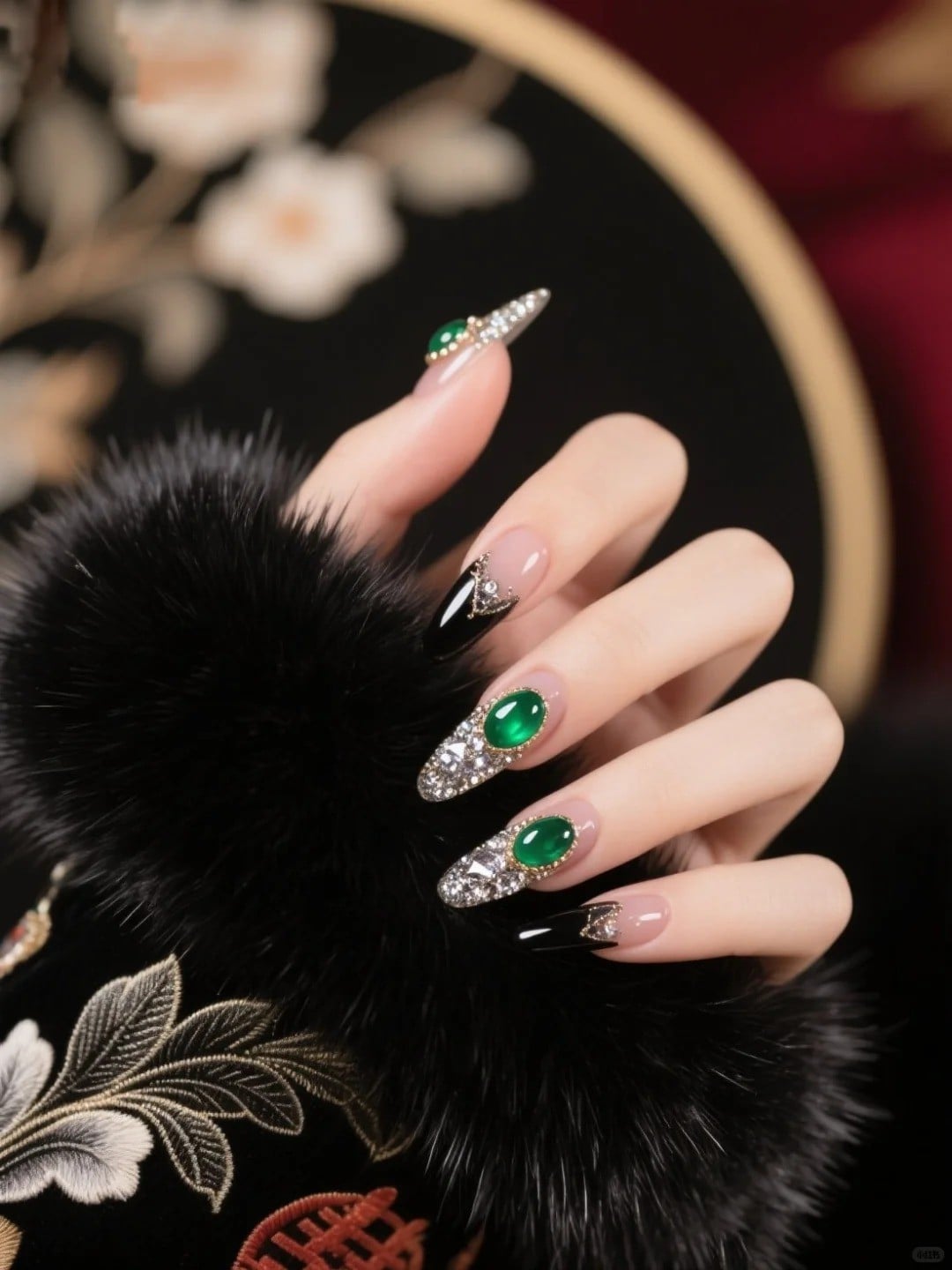 Nail Tết màu xanh lá tôn da