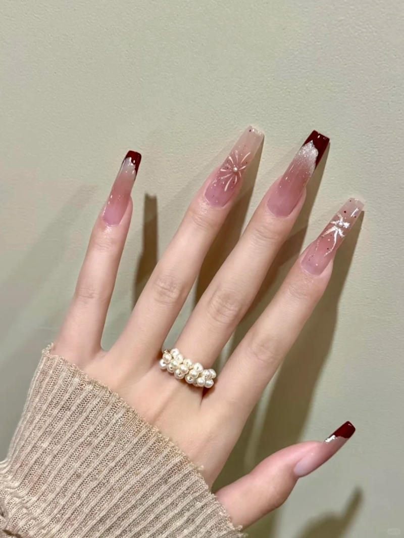 Mẫu móng tay dài Tết