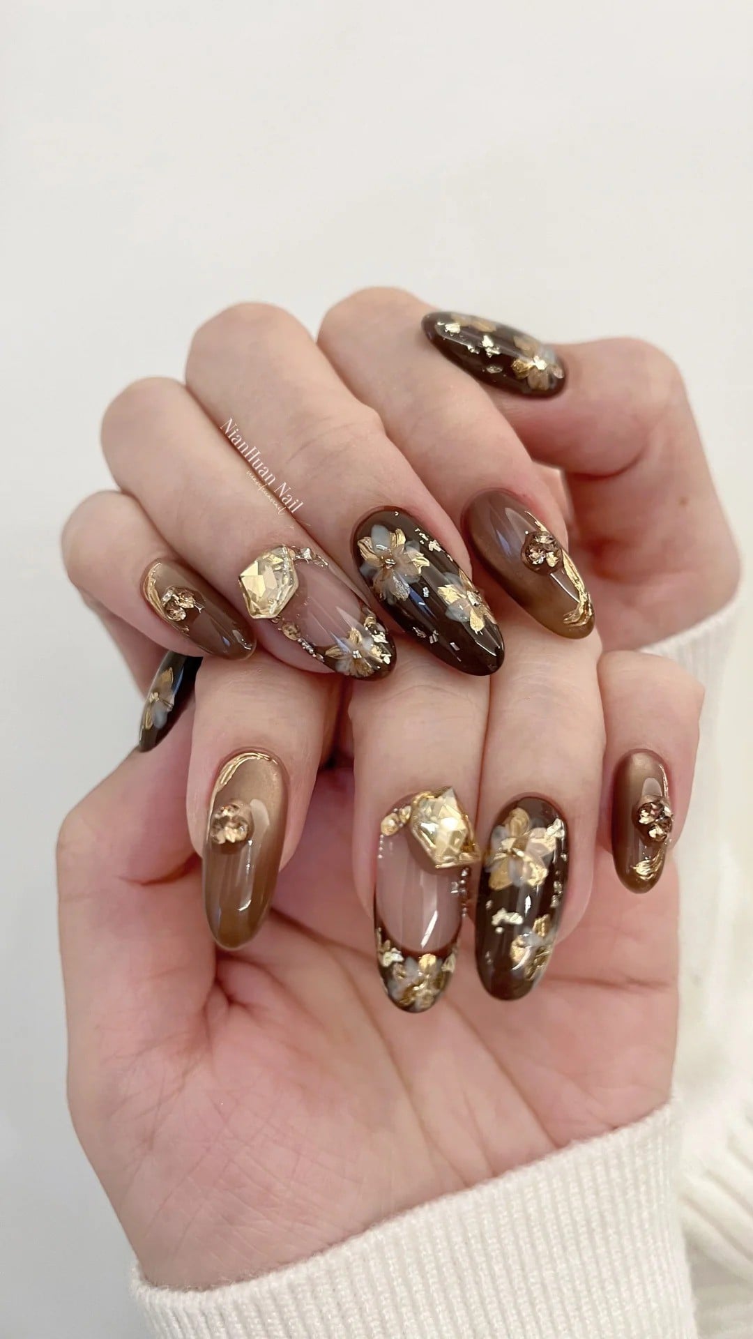 Mẫu nail tết sang chảnh