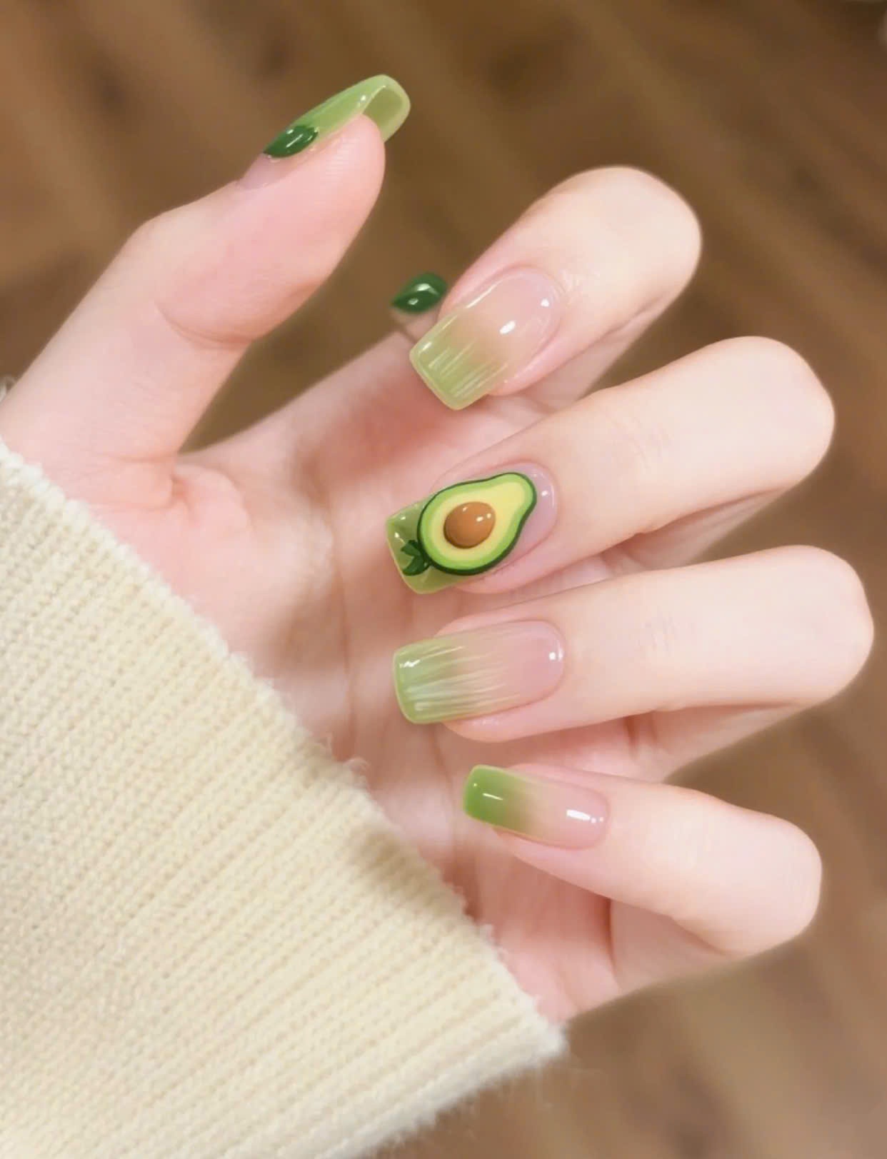 Mẫu nail quả bơ tinh nghịch, độc đáo