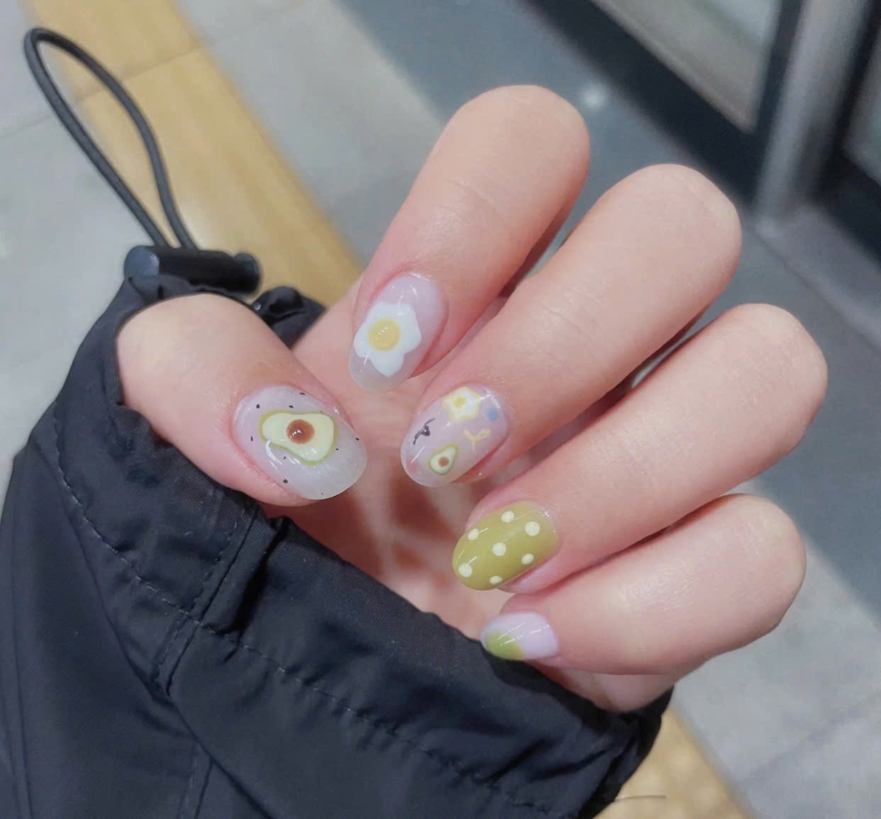 Mẫu nail quả bơ tinh nghịch, độc đáo