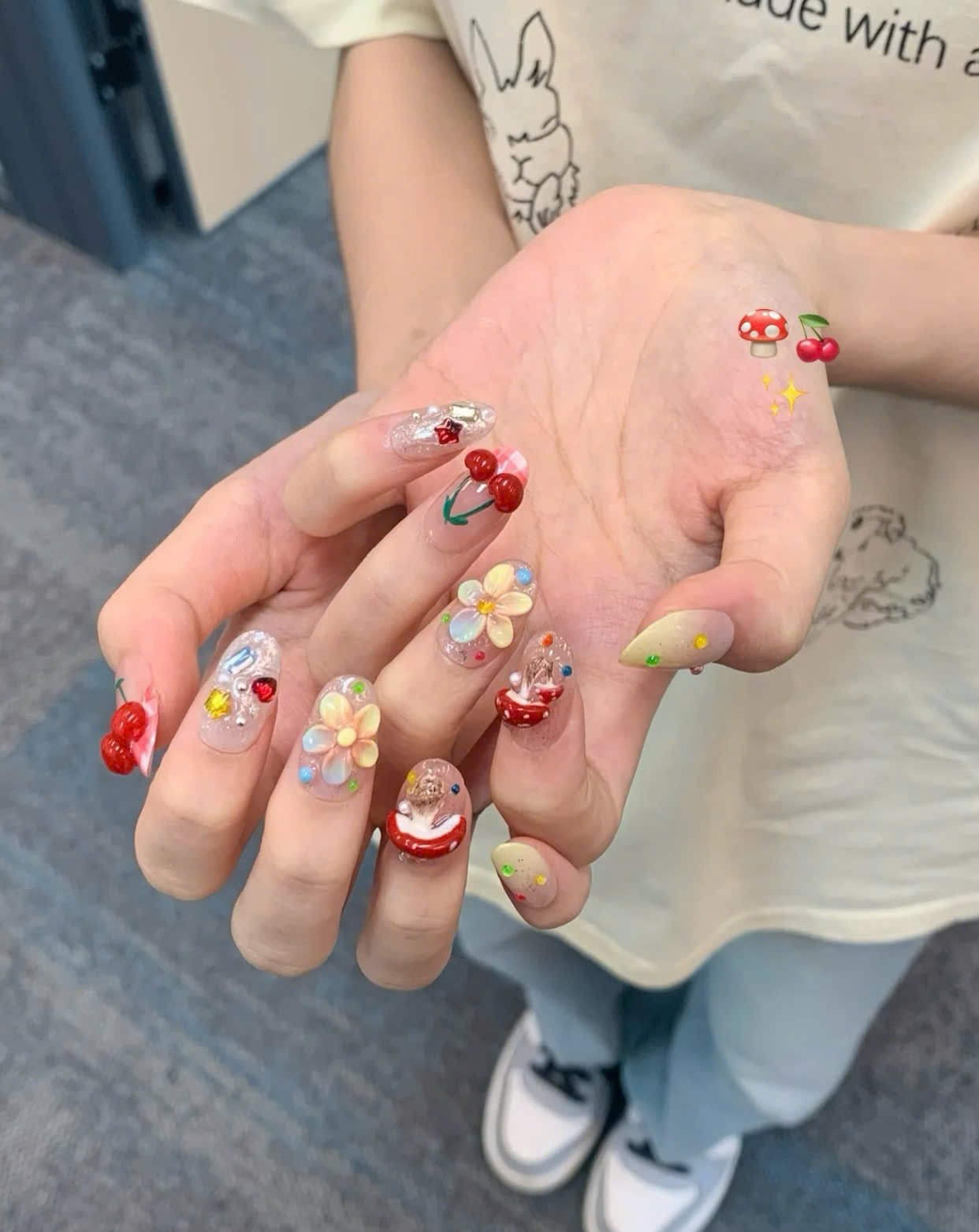 Mẫu nail quả cherry quyến rũ, kiêu kỳ
