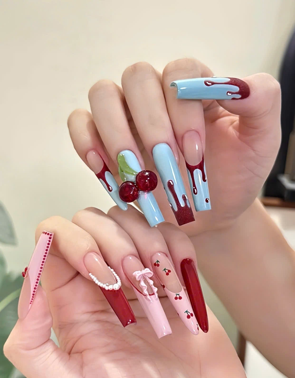 Mẫu nail quả cherry quyến rũ, kiêu kỳ