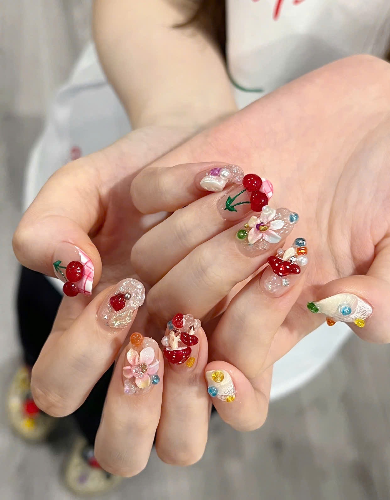 Nail trái cây đính đá hoặc phụ kiện 3D nổi bật