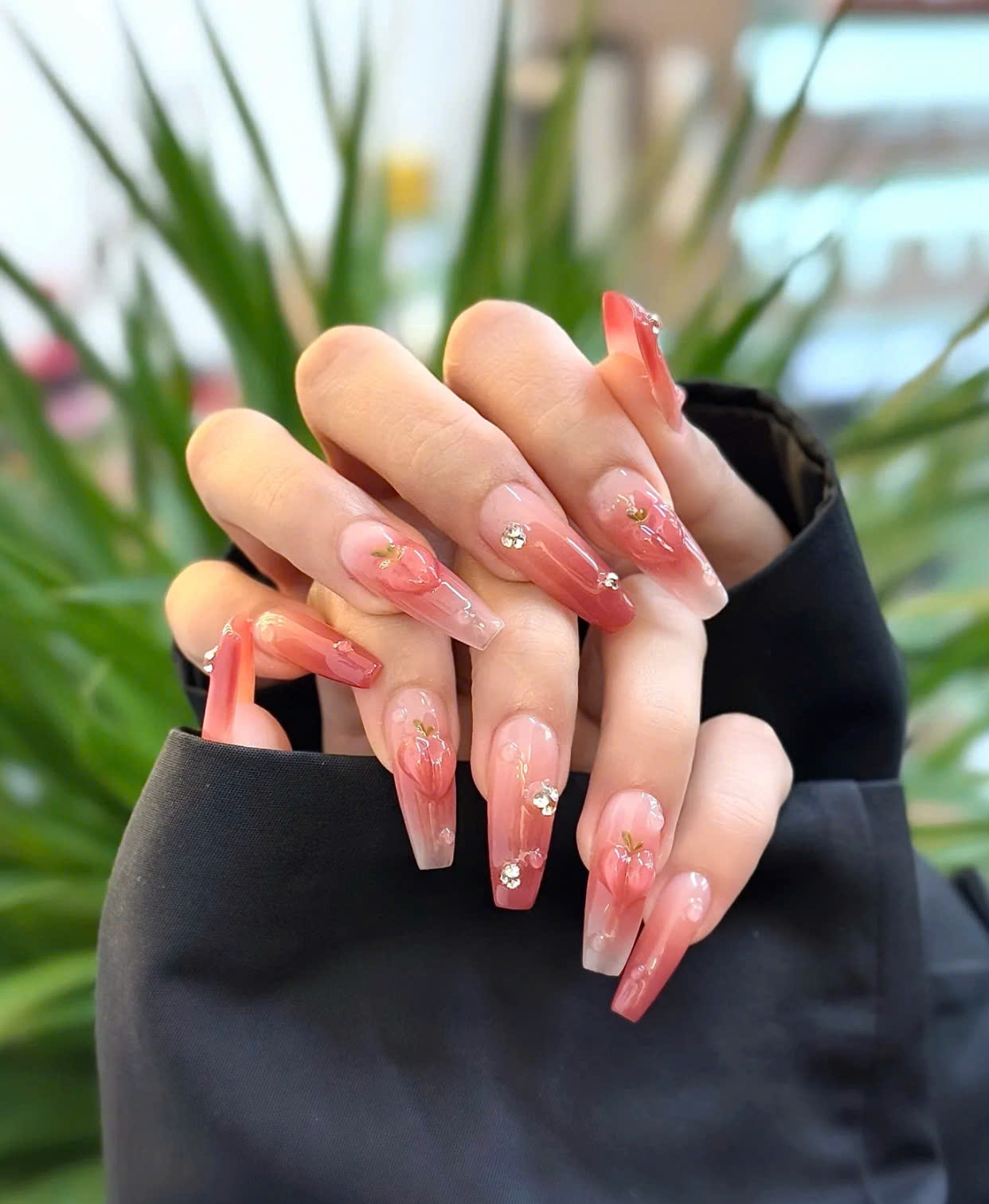 Nail trái cây đính đá hoặc phụ kiện 3D nổi bật