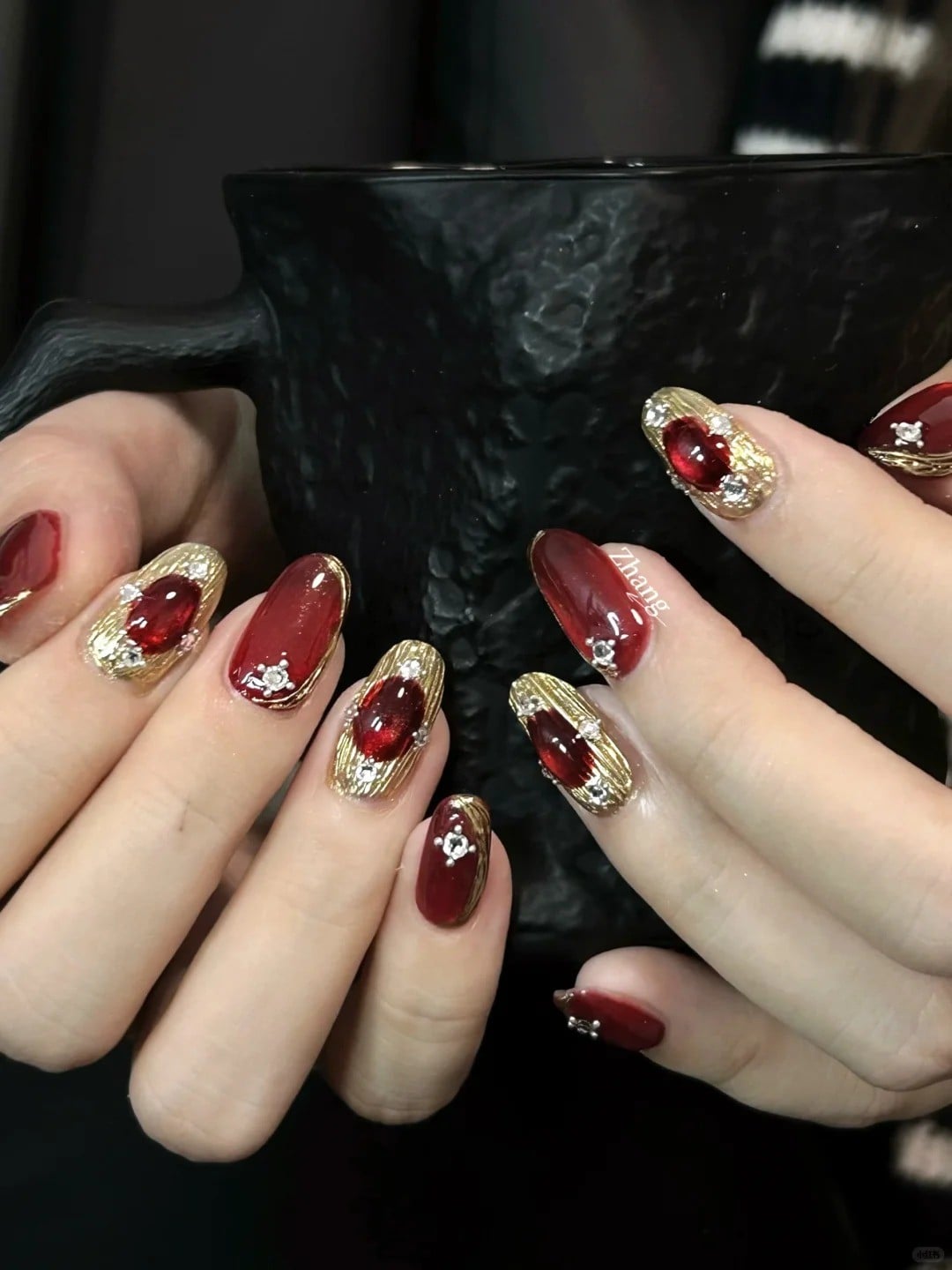 Mẫu móng tay sơn Tết 2026 tráng gương