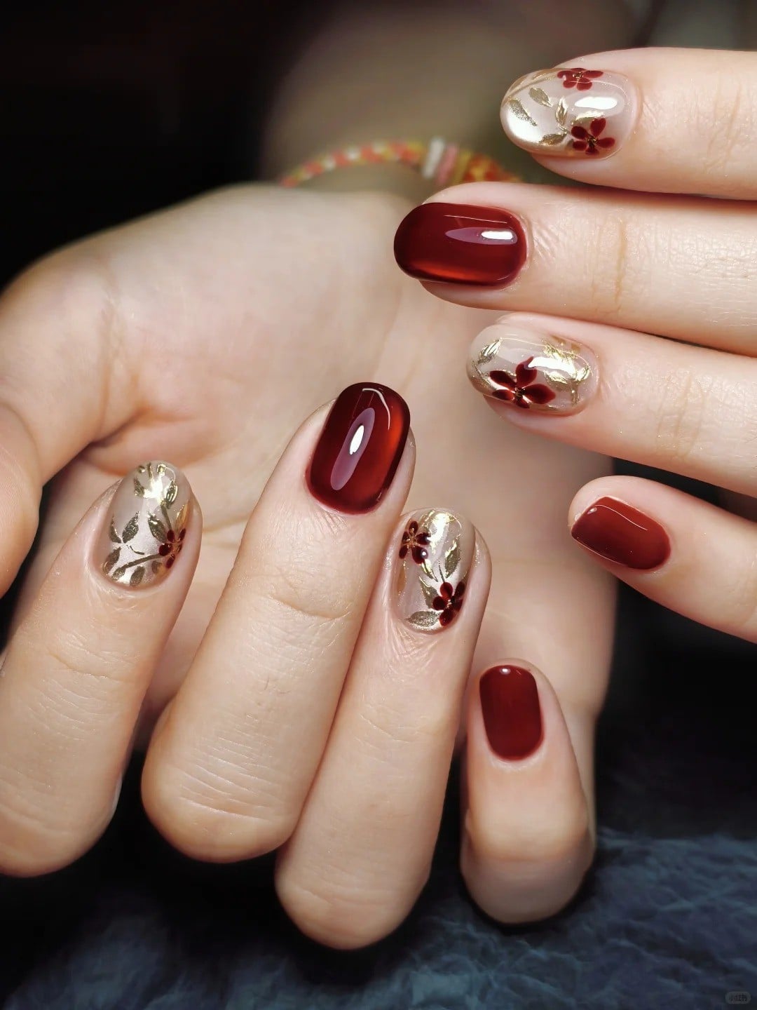 Mẫu móng tay sơn Tết 2026 tráng gương