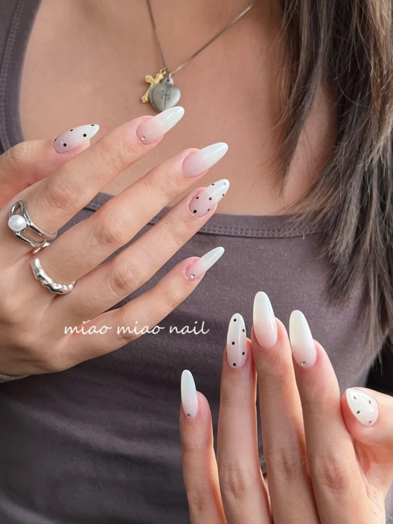 nail trắng sữa