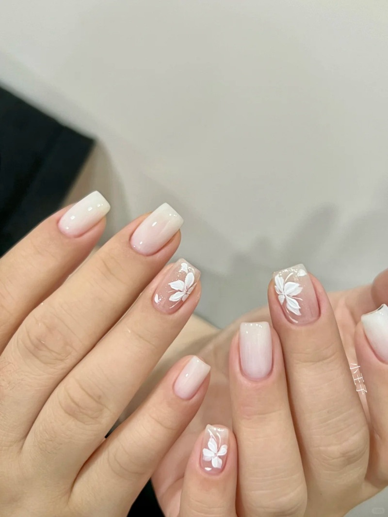 nail trắng sữa