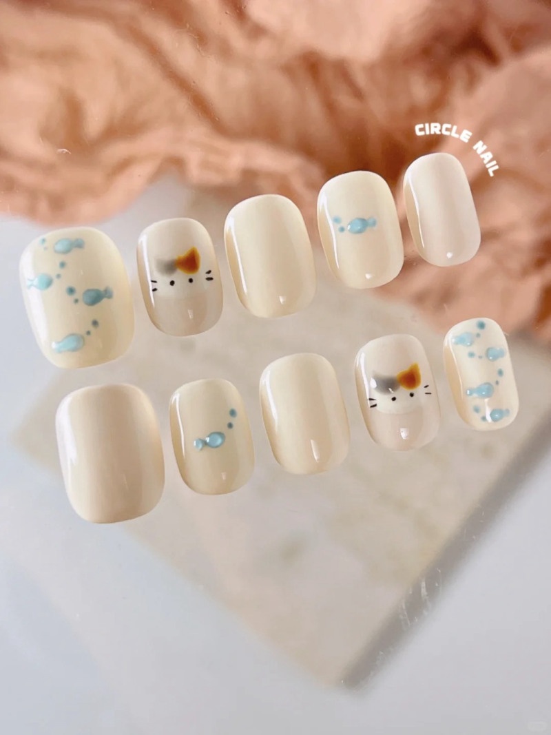nail trắng sữa