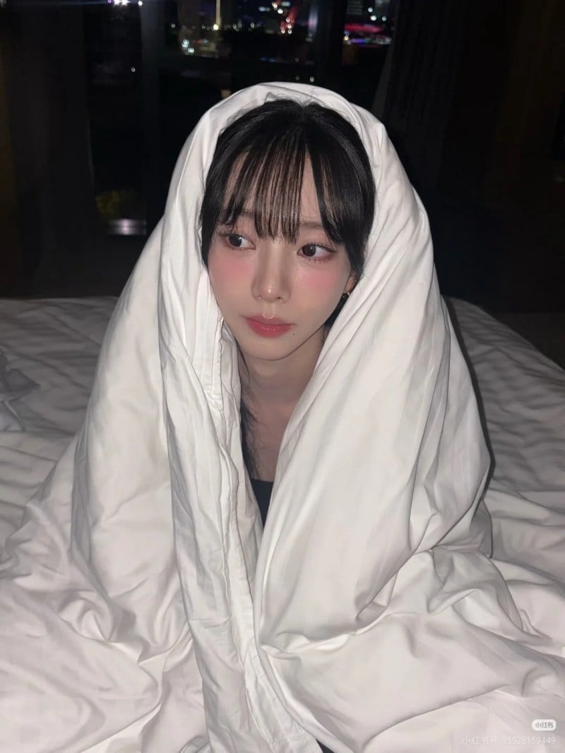 cách tạo dáng chụp ảnh trên giường