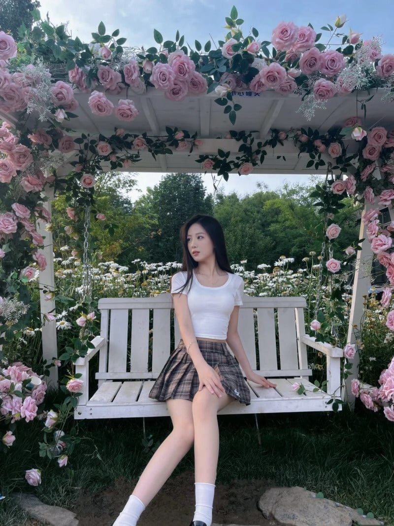 tạo dáng chụp ảnh với xích đu