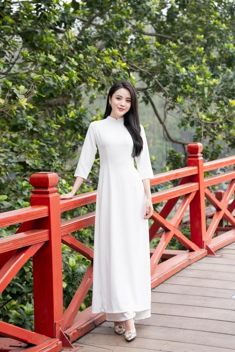 Áo dài cổ đứng form suông