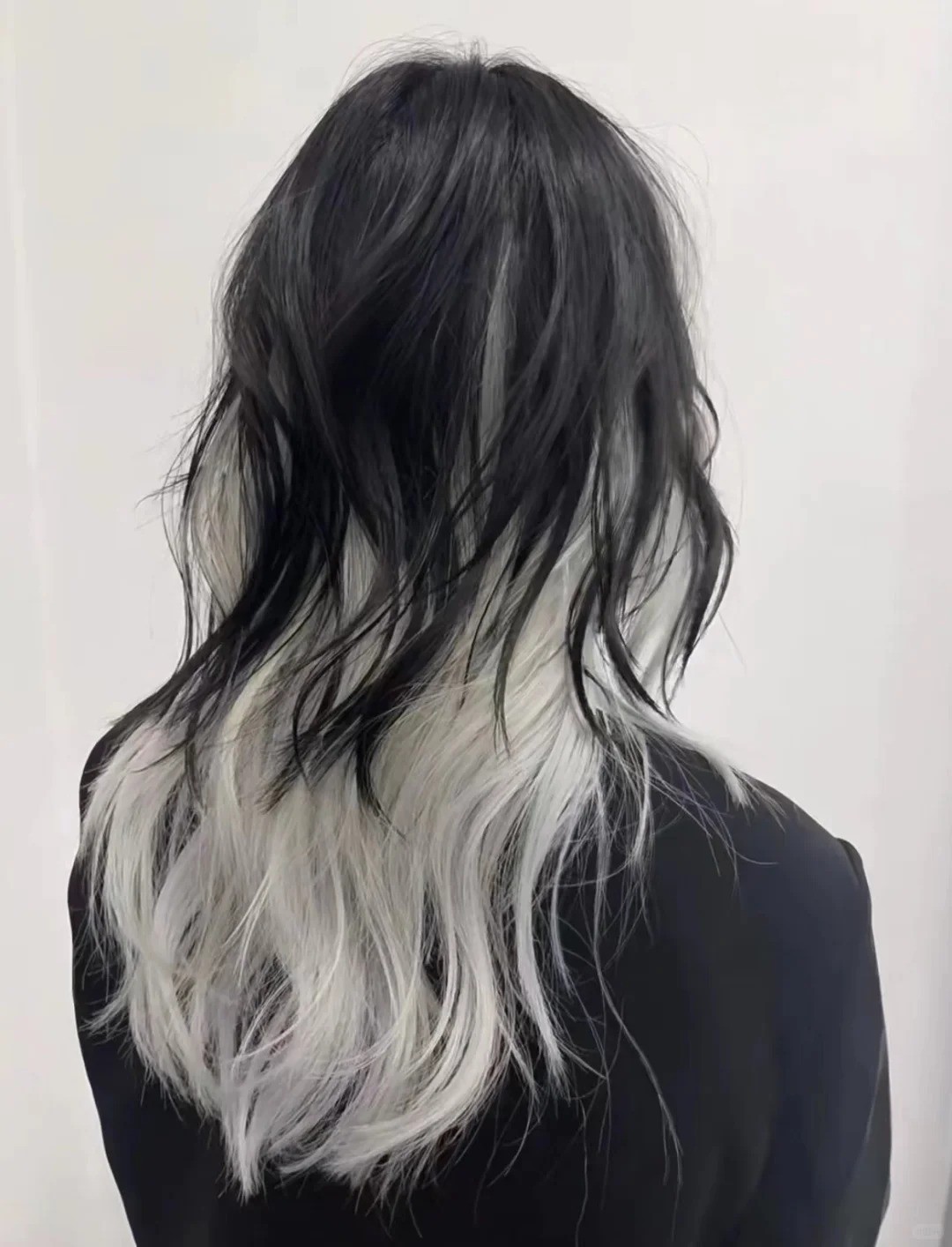 Kiểu tóc tỉa Layer nhuộm nhúng màu xanh xám