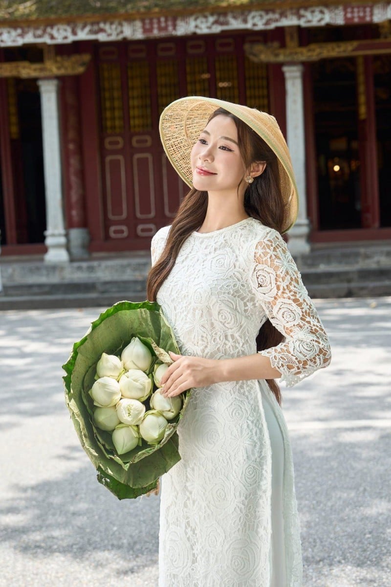 cách tạo dáng chụp ảnh áo dài