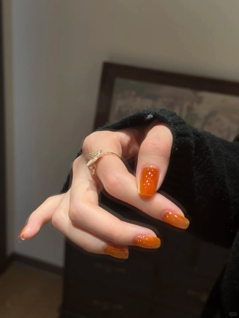 màu hỏa sơn móng tay màu gì