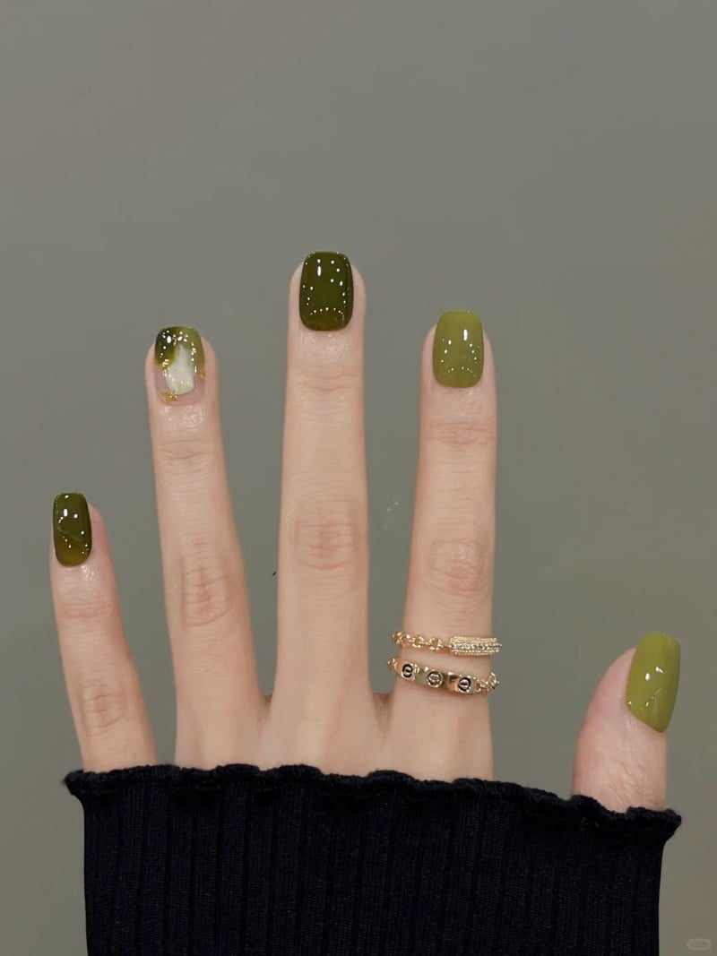 mệnh mộc sơn móng tay màu gì